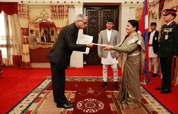 Mr. Vinay Mohan Kwatra, Ambassador of India to Nepal presented his credentials to the Rt. Hon. President of Nepal Ms. Bidya Devi Bhandari at a ceremony held at President’s Office, Sheetal Niwas, on 5th March 2020.